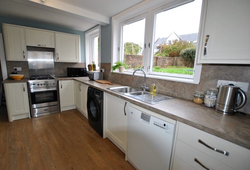 Fully fitted modern kitchen