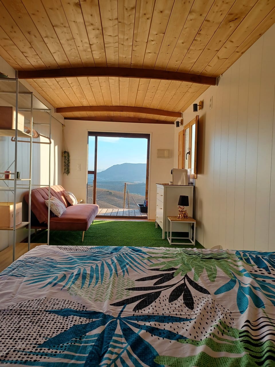 Exclusive Cabin | Individually decorated, individually furnished, free WiFi, bed sheets