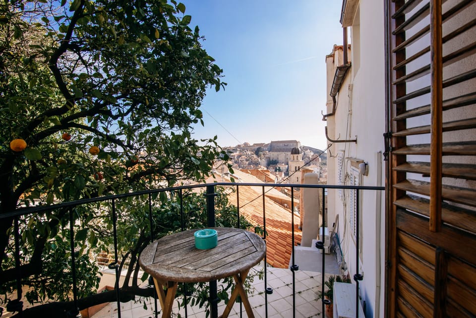 Exclusive Apartment | Terrace/patio