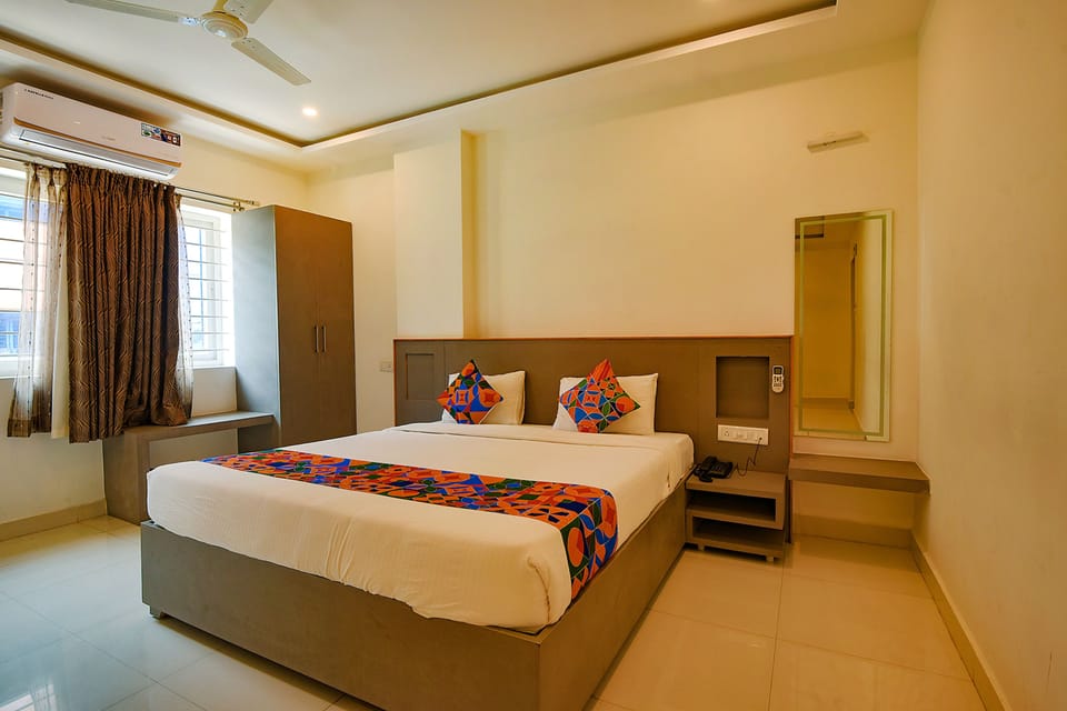 Family Room | Egyptian cotton sheets, premium bedding, in-room safe, desk