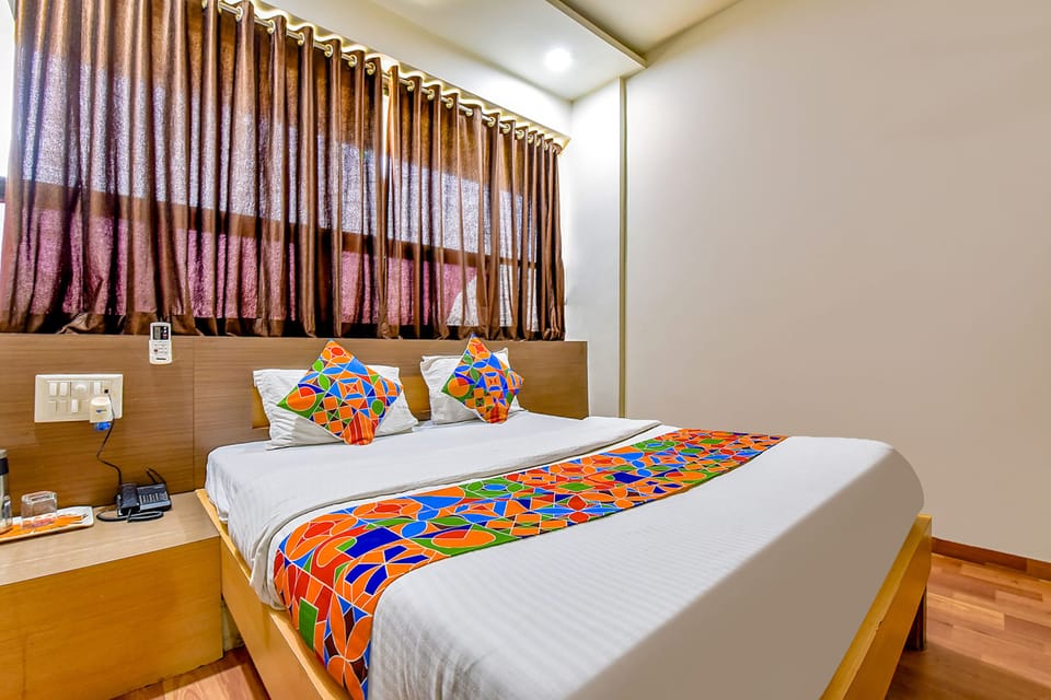 Egyptian cotton sheets, premium bedding, in-room safe, desk