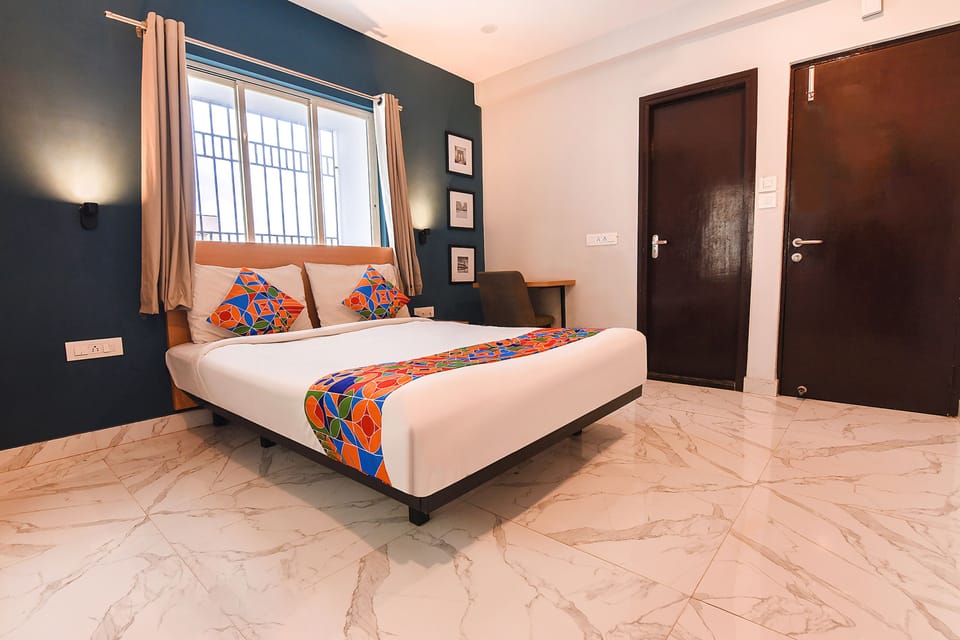 Premium Room | Egyptian cotton sheets, premium bedding, in-room safe, desk