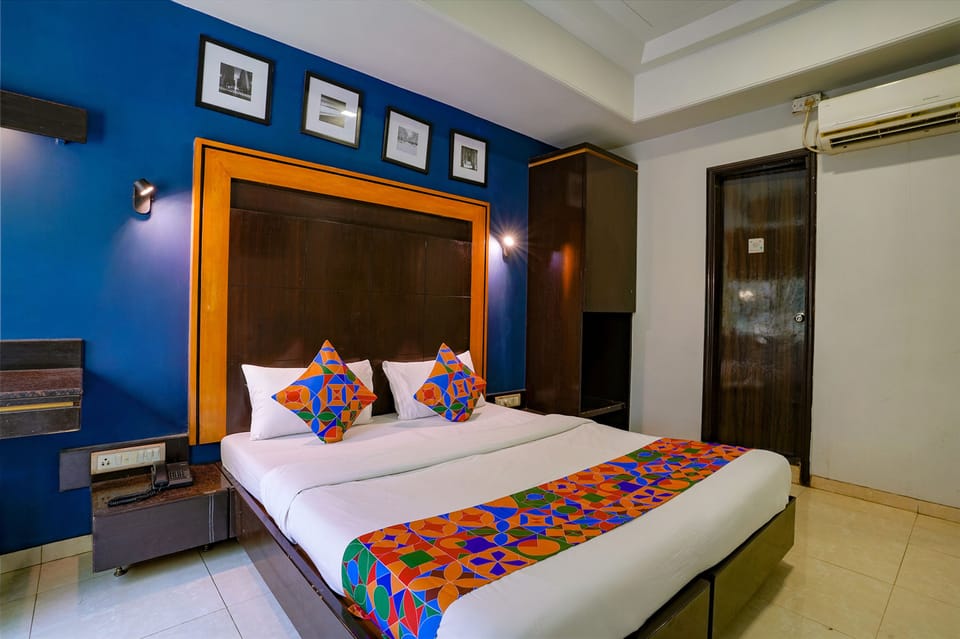 Egyptian cotton sheets, premium bedding, free WiFi, bed sheets