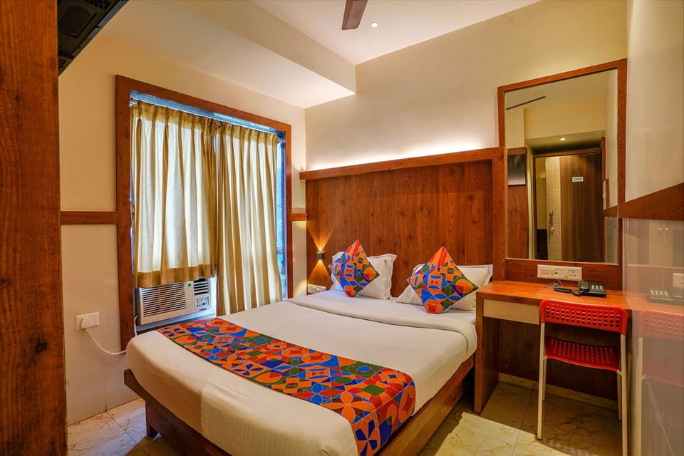 Egyptian cotton sheets, premium bedding, in-room safe, free WiFi