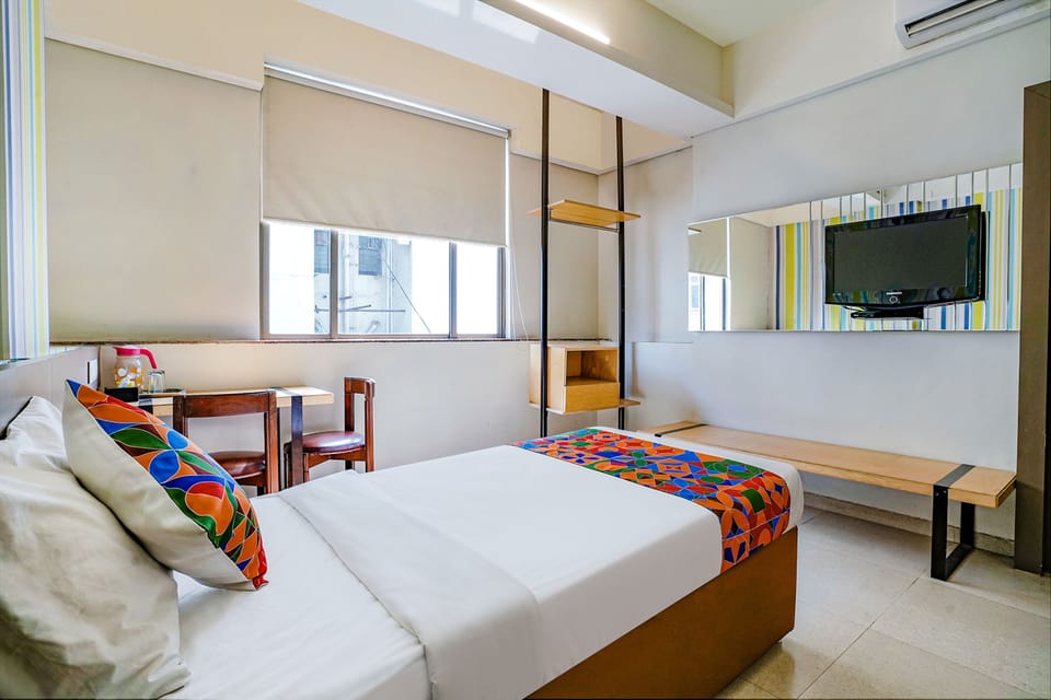 Egyptian cotton sheets, premium bedding, in-room safe, desk