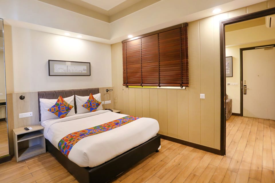 1 bedroom, Egyptian cotton sheets, premium bedding, in-room safe