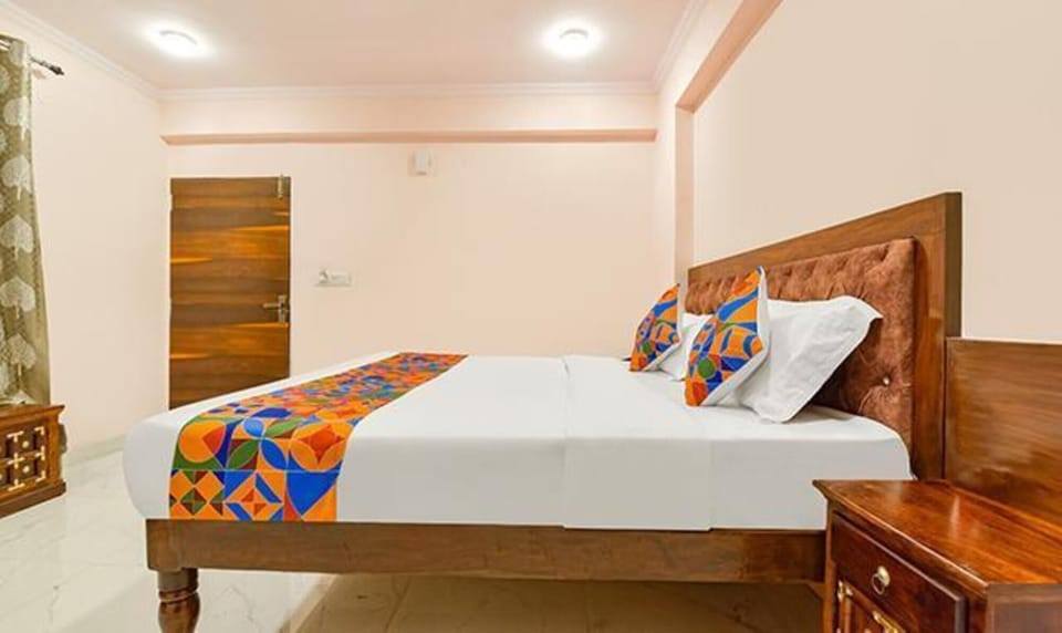 Egyptian cotton sheets, premium bedding, in-room safe, free WiFi