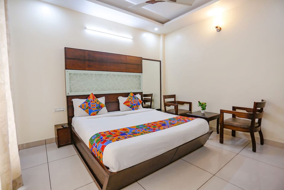 Premium Room | Egyptian cotton sheets, premium bedding, in-room safe, desk