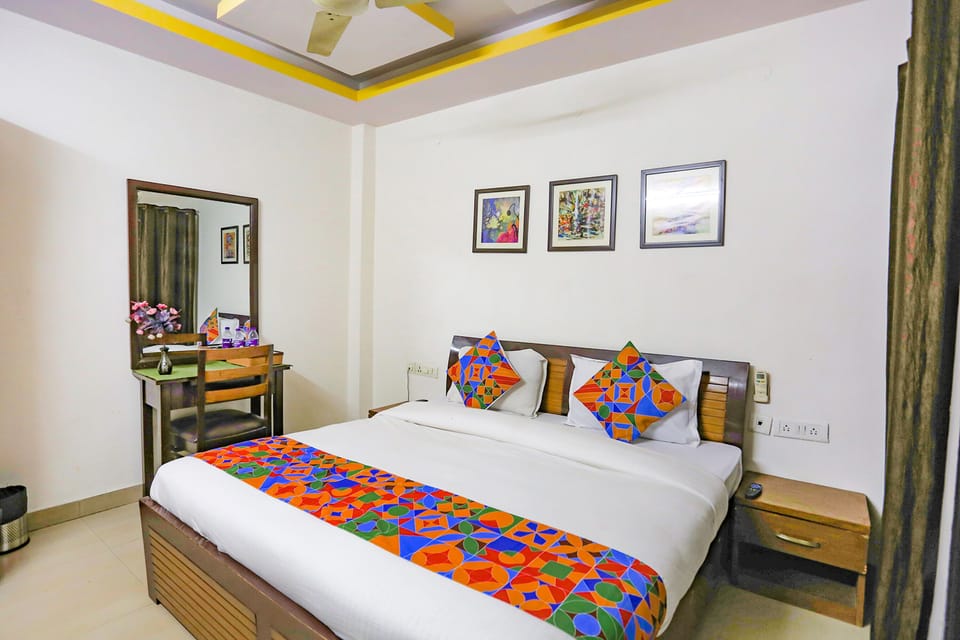 Deluxe Room | Egyptian cotton sheets, premium bedding, in-room safe, desk