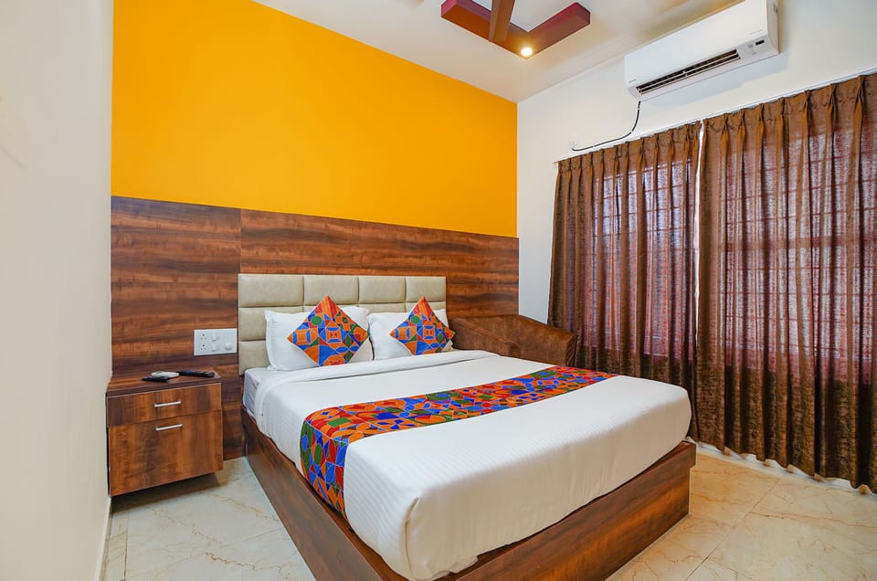 Deluxe Room | Egyptian cotton sheets, premium bedding, in-room safe, free WiFi