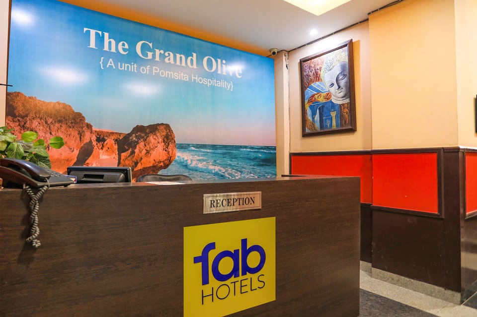 FabHotel Pine Tree Hotel in Noida