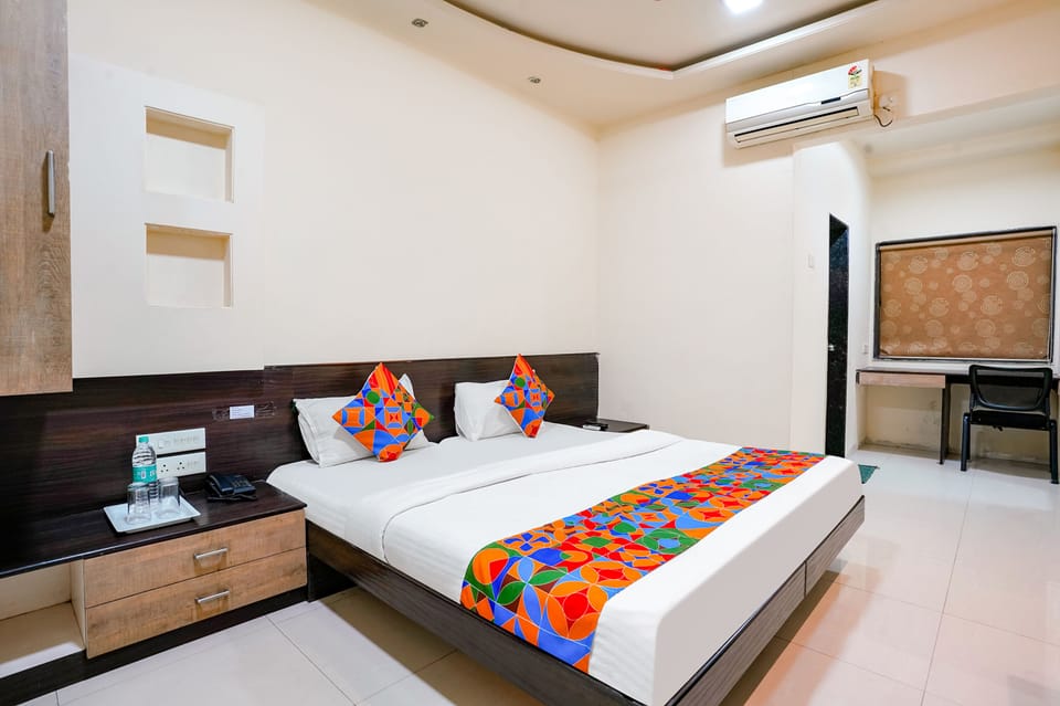 Egyptian cotton sheets, premium bedding, in-room safe, free WiFi