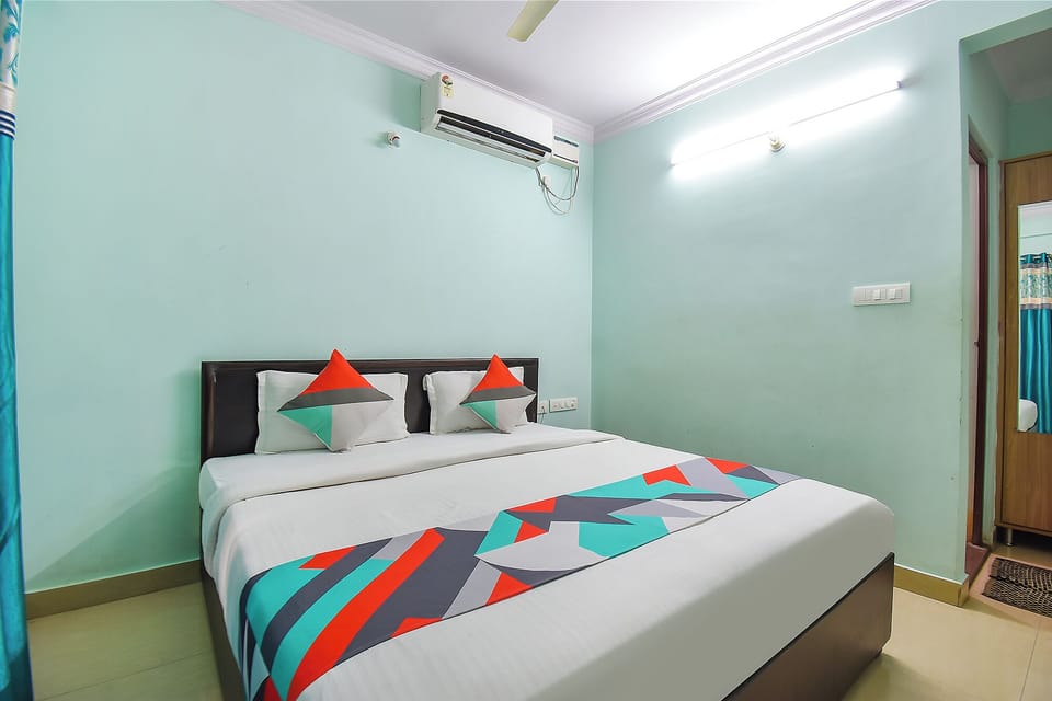 Egyptian cotton sheets, premium bedding, desk, soundproofing