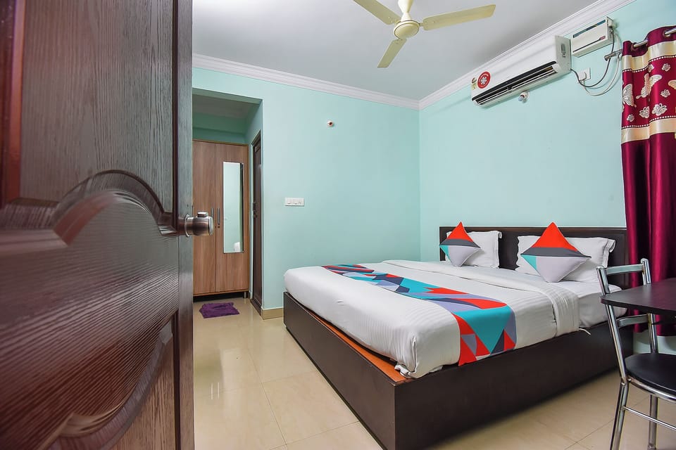 Egyptian cotton sheets, premium bedding, desk, soundproofing