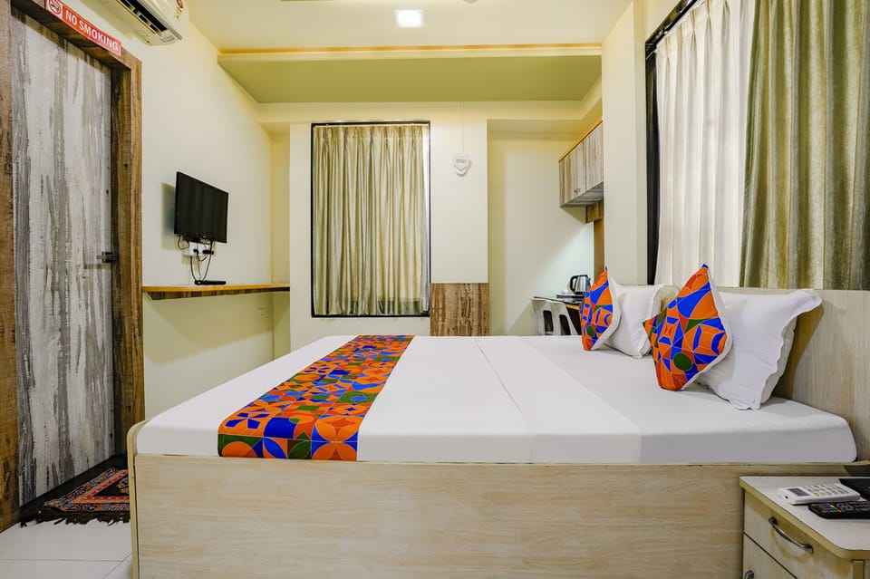Deluxe Room | Premium bedding, in-room safe, free WiFi, bed sheets