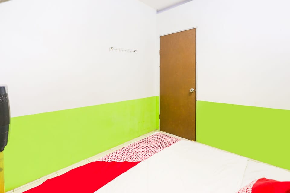 Double Room | Desk, laptop workspace, WiFi (free), bed sheets