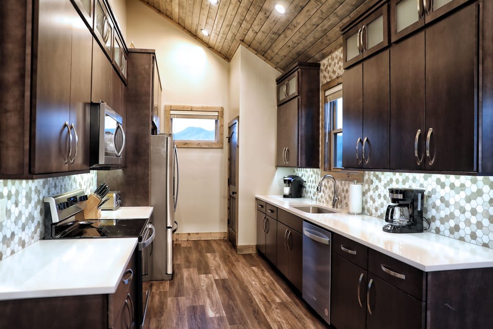 Comes with a fully stocked kitchen