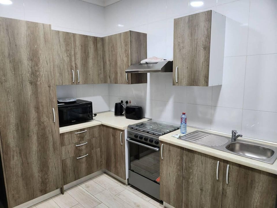 House | Private kitchen | Fridge, microwave, oven, stovetop