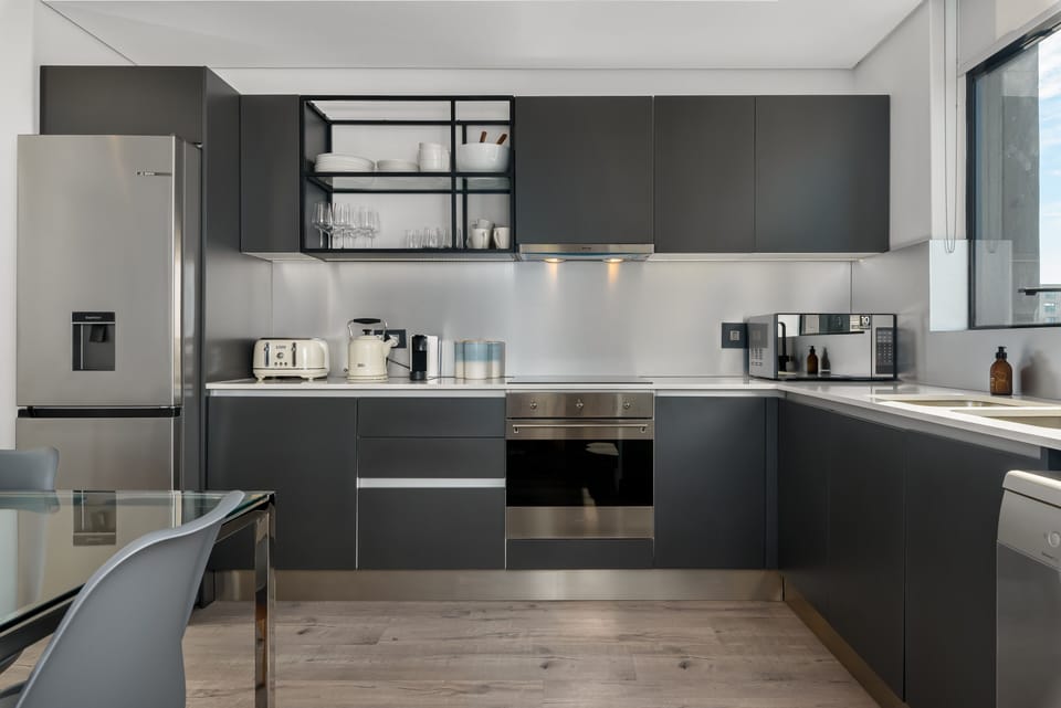 Comfort Apartment | Private kitchen | Fridge, microwave, oven, stovetop