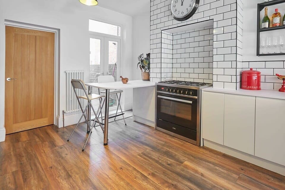Upleatham Street, Saltburn-by-the-Sea - Host & Stay