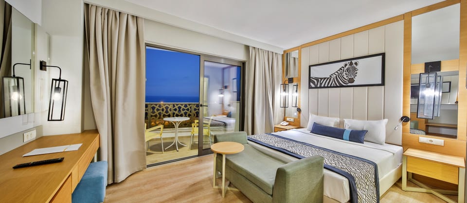 Free minibar items, soundproofing, free WiFi, bed sheets