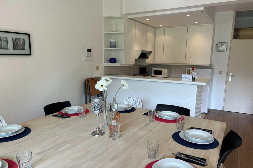 Family Apartment, Multiple Bedrooms, 2 Bathrooms, Sea Facing (Westhinder 200m From Sea) | Dining