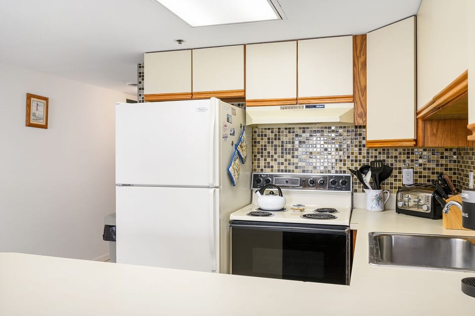 Meals in will be a breeze in the well-equipped kitchen