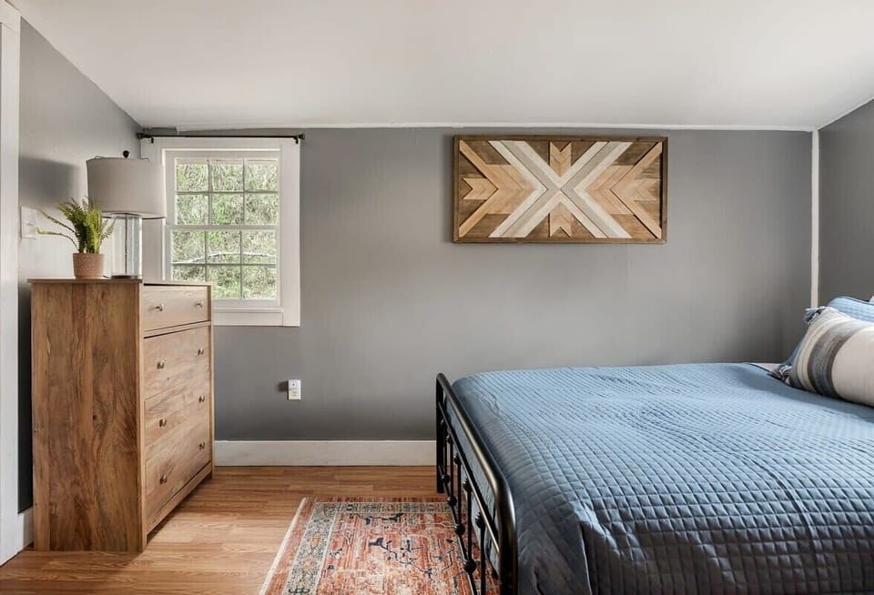 Bedroom 1 - Queen bed and plenty of storage space