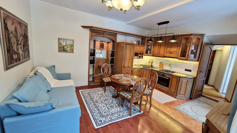 Comfort Apartment | 1 bedroom, laptop workspace, iron/ironing board, WiFi (free)