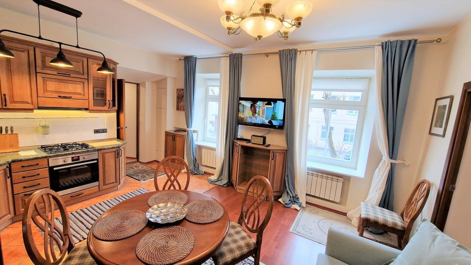 Comfort Apartment | 1 bedroom, laptop workspace, iron/ironing board, WiFi (free)