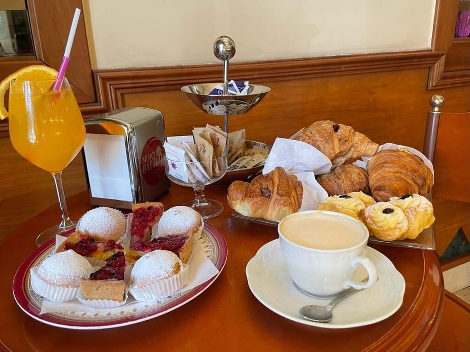 Daily full breakfast (EUR 1 per person)