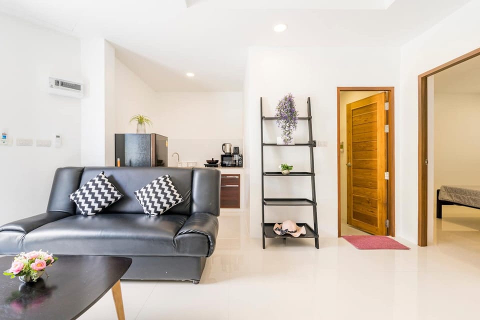 Standard Bungalow | Living area | 43-inch Smart TV with digital channels, TV