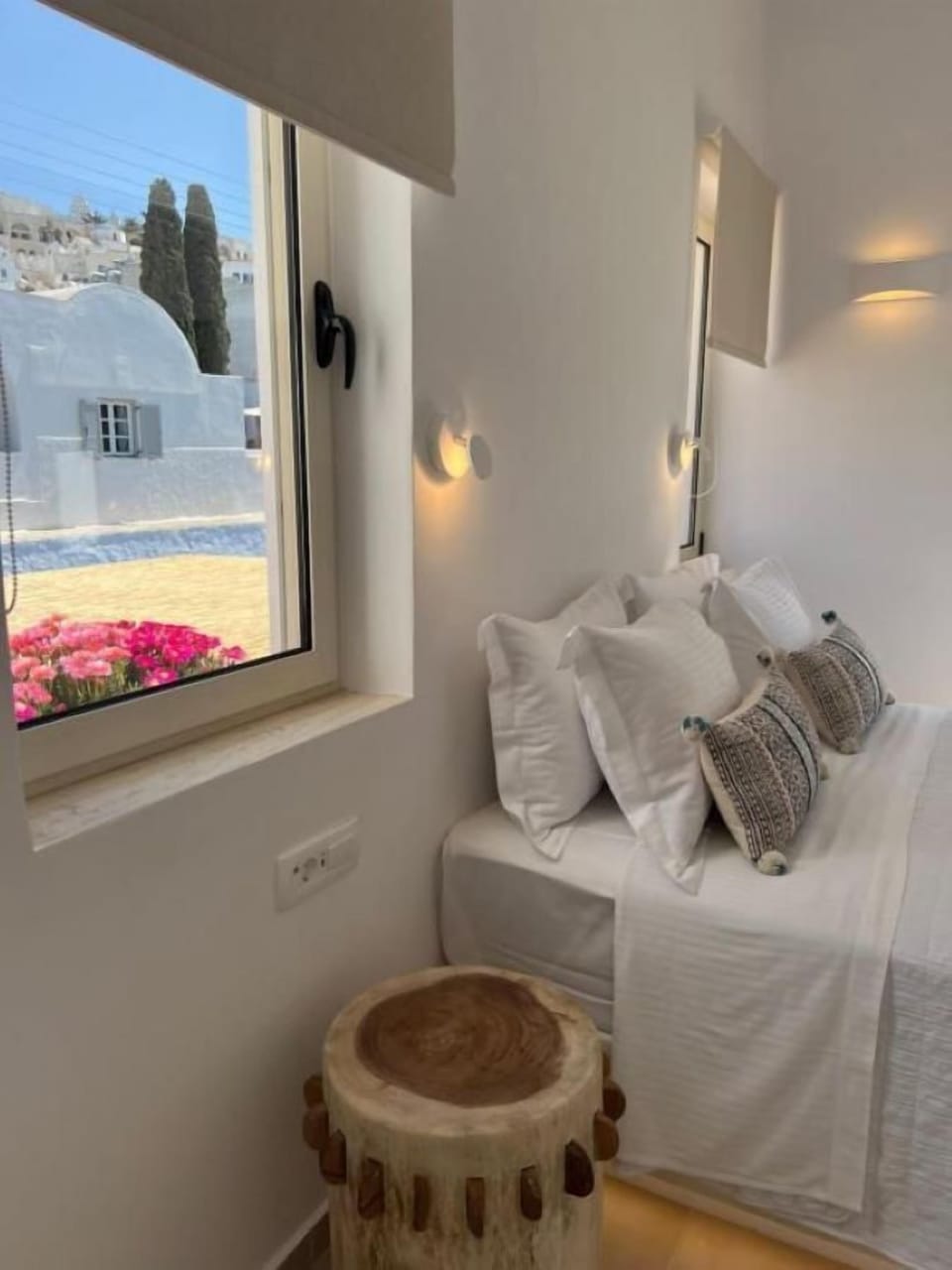 Executive Room | Egyptian cotton sheets, premium bedding, free minibar, in-room safe
