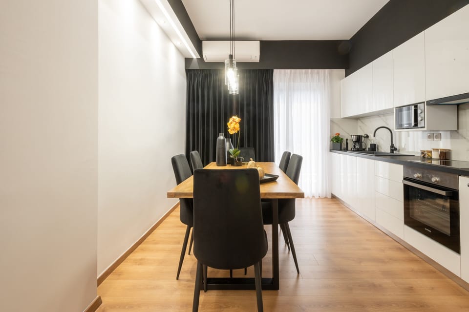 Exclusive Apartment | Private kitchen | Espresso maker, coffee/tea maker, electric kettle, dining table