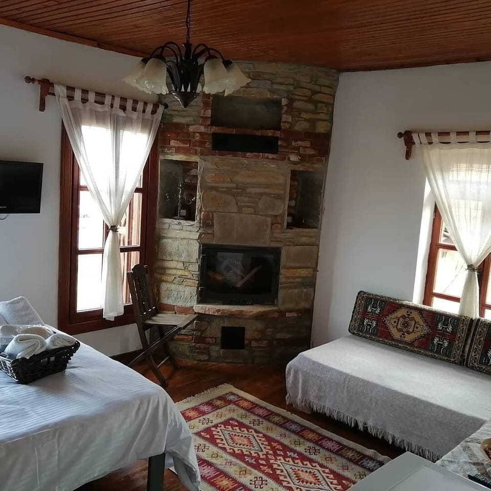 Romantic Room, 1 Bedroom, Non Smoking, Garden View