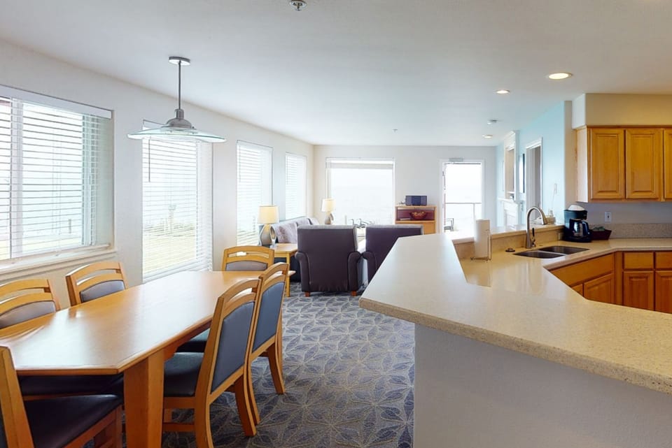 WhalePointe3BR-0804-008