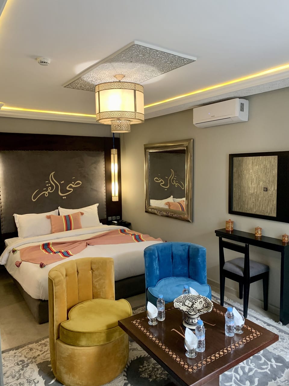 Egyptian cotton sheets, premium bedding, in-room safe, free WiFi