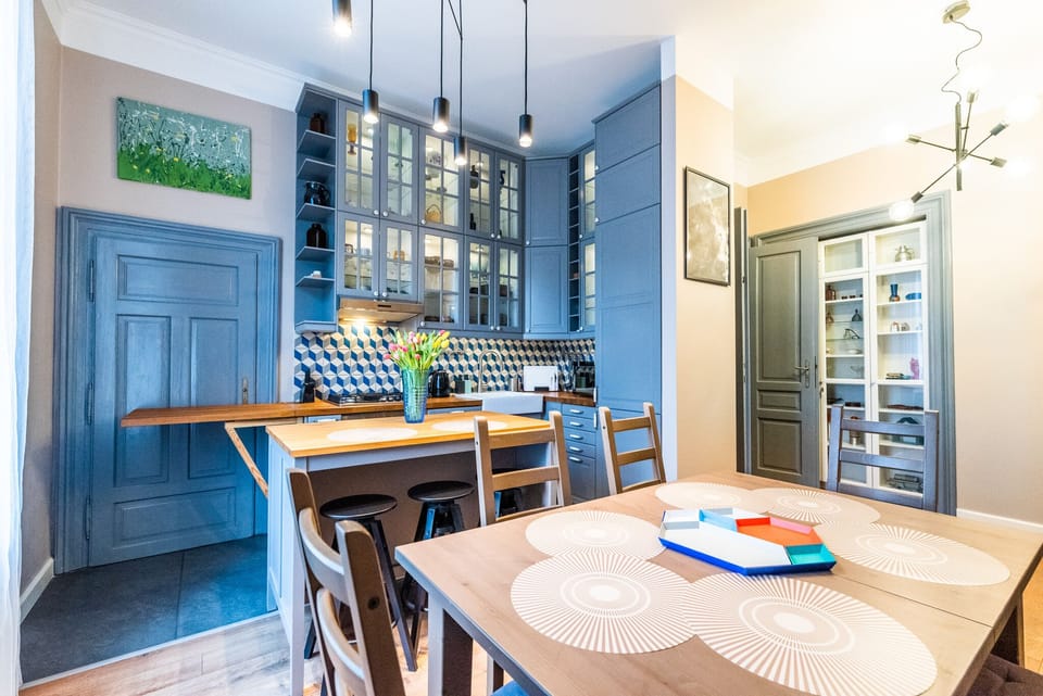 Family Apartment | Private kitchenette | Full-size fridge, microwave, oven, dishwasher