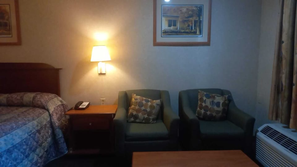Basic Single Room | Free WiFi, bed sheets