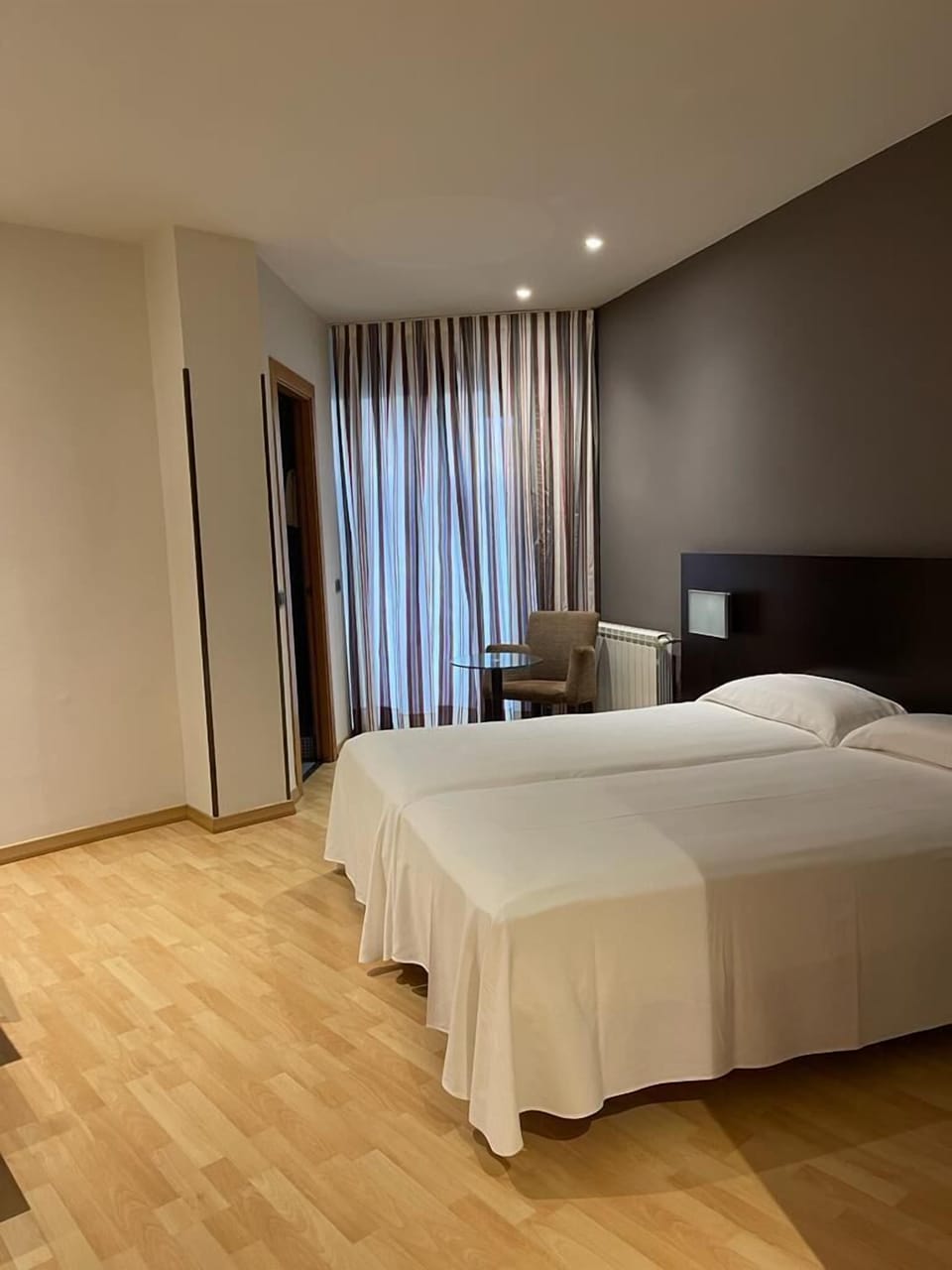 Double Room, 1 Queen Bed | In-room safe, blackout drapes, free WiFi, bed sheets