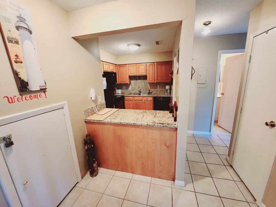 Dining area view to kitchen