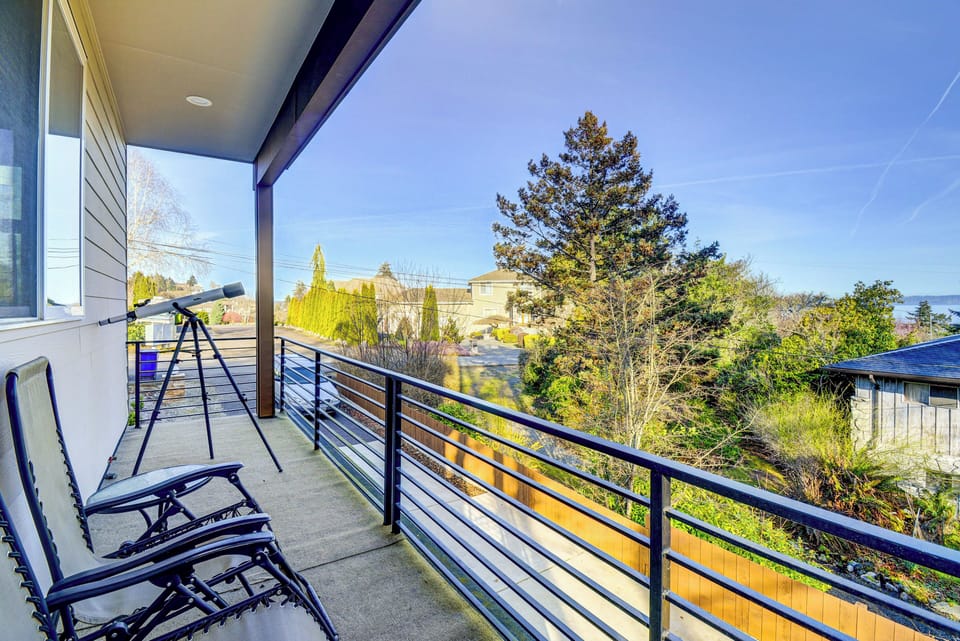 Private Balcony | Gas Grill | Walkable Location