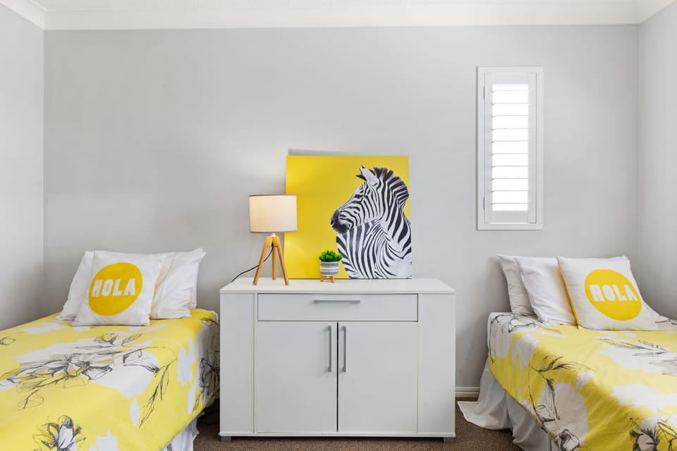 Family Apartment | 3 bedrooms, desk