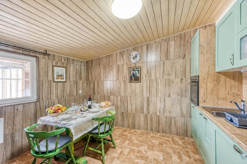 Kitchen and dining area