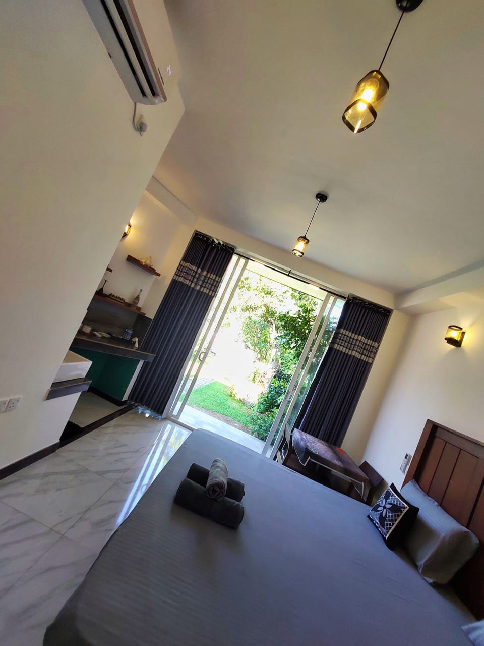 Deluxe Room | 1 bedroom, minibar, in-room safe, individually furnished
