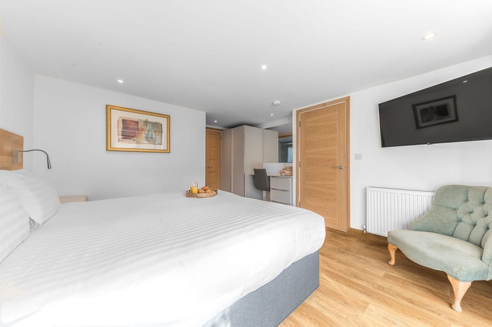 Forge Bridge House bedroom 1