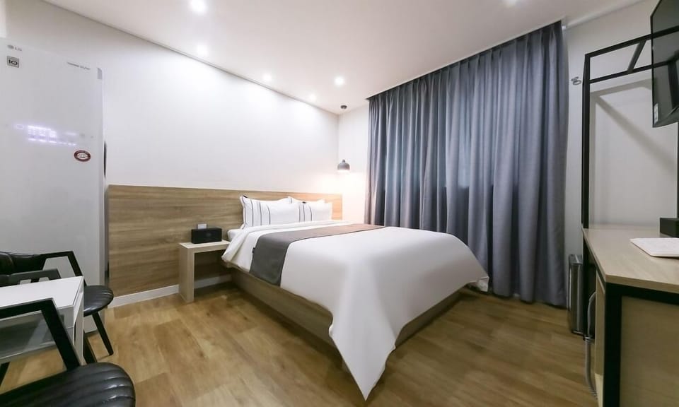 Deluxe Room (Styler) | Individually decorated, individually furnished, free WiFi, bed sheets