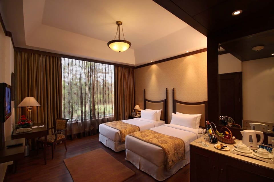 Superior Room | Premium bedding, down comforters, memory foam beds, in-room safe