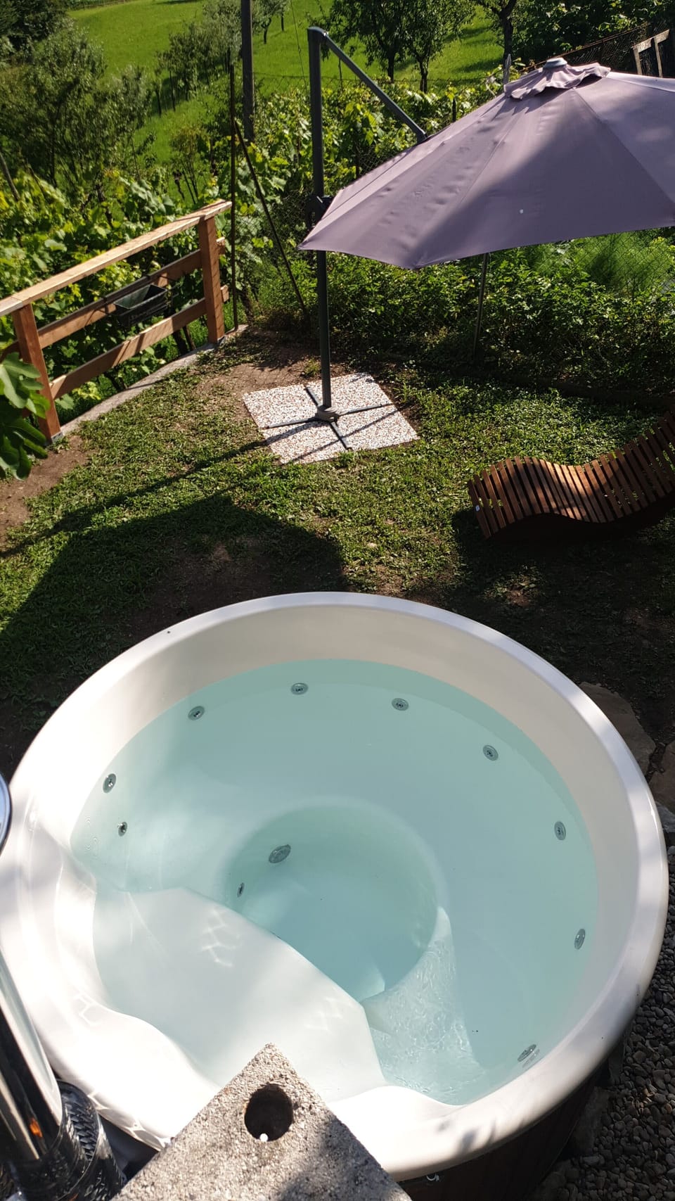 Outdoor spa tub