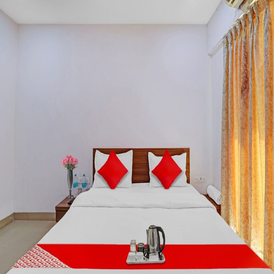 Deluxe Room | 1 bedroom, desk, free WiFi